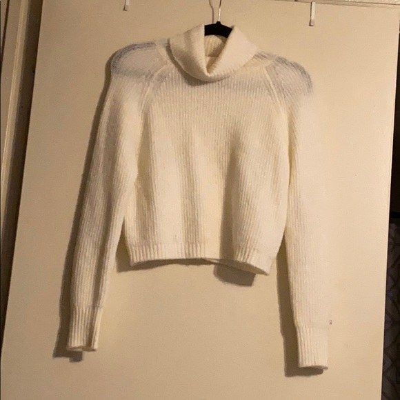 Cute turtleneck crop sweater - Picture 1 of 7